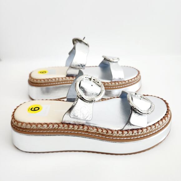 Dolce Vita Metallic Silver Leather Chunky Sandals Slip On Buckle Accent Size 9 - Picture 2 of 6
